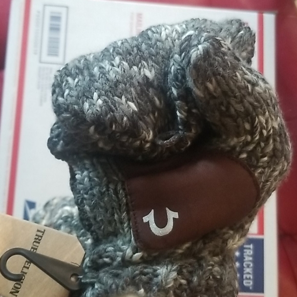 New True Religion knit mittens - Picture 8 of 8